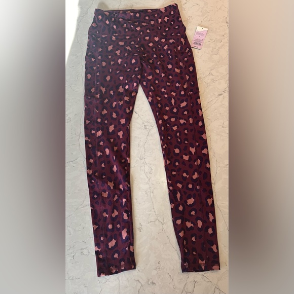 🥰 2/$15 Wild fable purple cheetah leggings - Picture 2 of 9